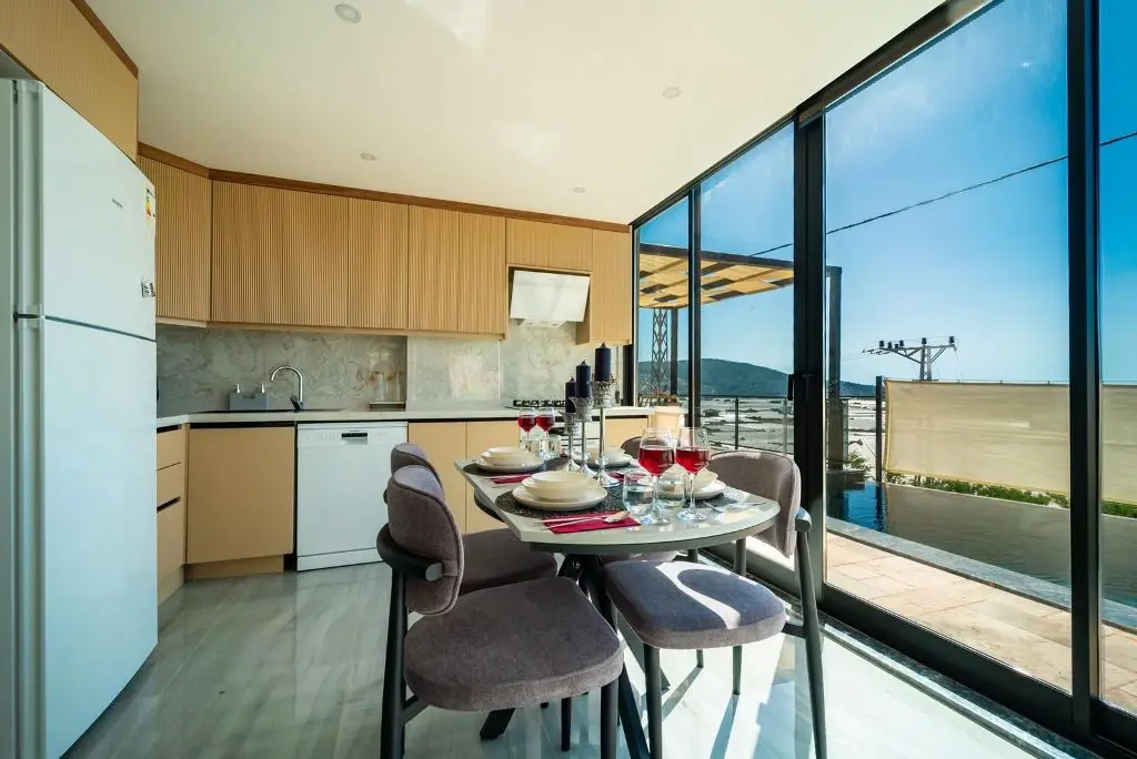 Fitted kitchen